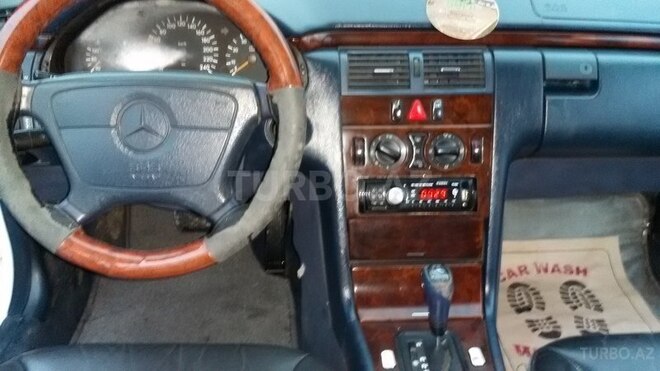Mercedes E 230 1996, 275,000 km - 2.3 l - Mingəçevir