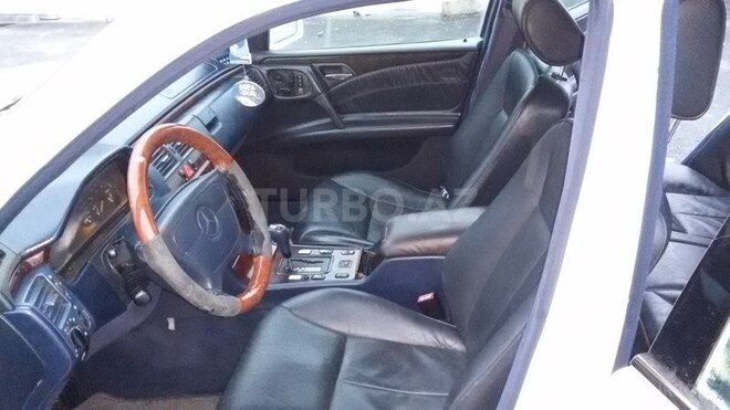 Mercedes E 230 1996, 275,000 km - 2.3 l - Mingəçevir