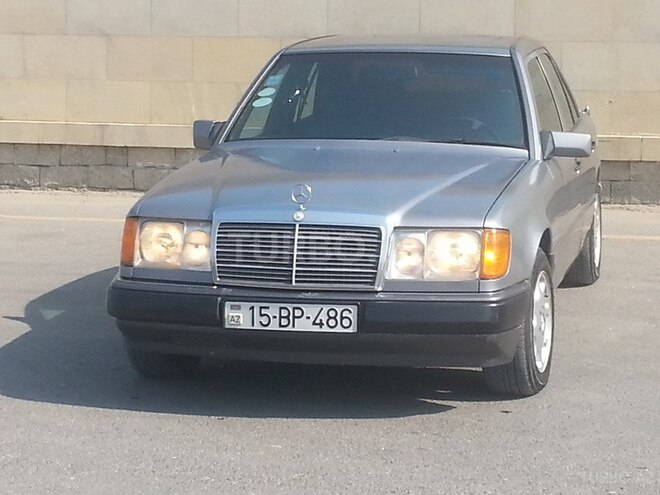 Mercedes E 250 1993, 562,438 km - 2.5 l - Bakı