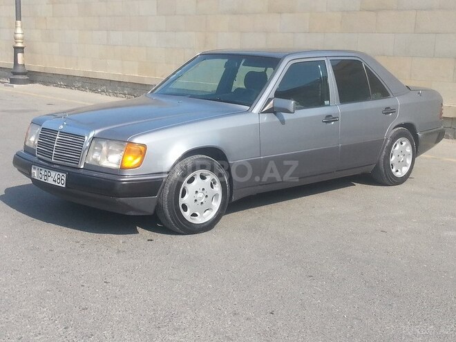 Mercedes E 250 1993, 562,438 km - 2.5 l - Bakı