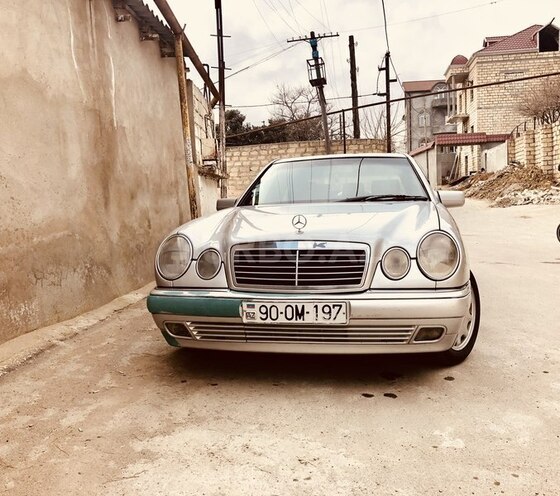 Mercedes E 240 1999, 280,000 km - 2.4 л - Bakı