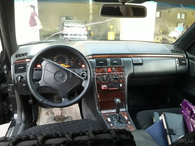 Mercedes E 290 1998, 245,000 km - 2.9 l - Bakı