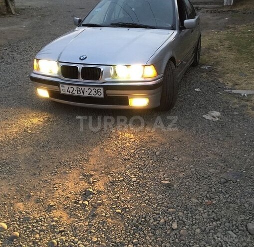 BMW 323 1997, 300,000 km - 2.3 l - Lənkəran