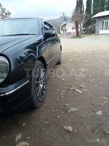 Mercedes E 270 2000, 230,000 km - 2.7 l - Astara