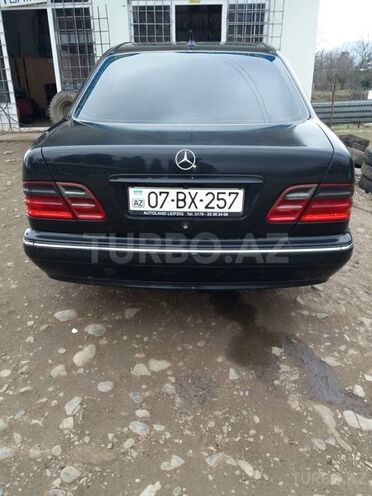 Mercedes E 270 2000, 230,000 km - 2.7 l - Astara