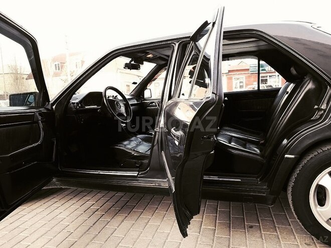 Mercedes E 220 1995, 395,000 km - 2.2 l - Xırdalan