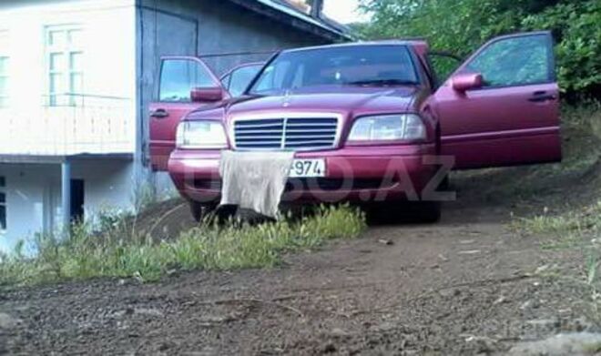 Mercedes C 180 1995, 470,000 km - 1.8 l - Bakı