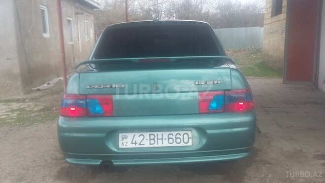 LADA (VAZ) 2110 2000, 250,000 km - 1.6 l - Salyan