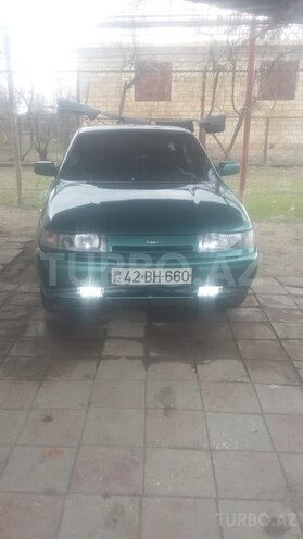 LADA (VAZ) 2110 2000, 250,000 km - 1.6 l - Salyan
