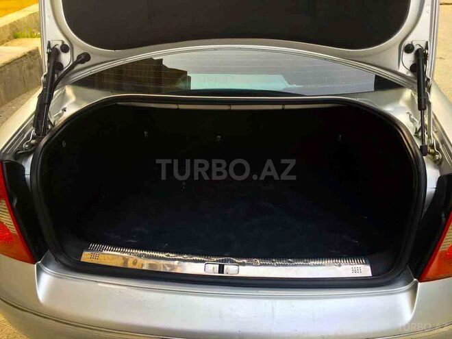 Volkswagen Passat 2004, 280,000 km - 1.8 l - Bakı