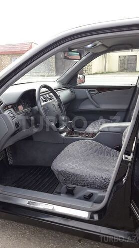 Mercedes E 220 2000, 246,000 km - 2.2 л - Sumqayıt