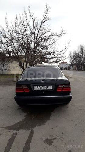 Mercedes E 220 2000, 246,000 km - 2.2 л - Sumqayıt