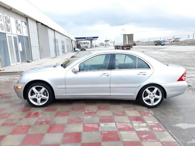 Mercedes C 240 2001, 264,000 km - 2.4 l - Sumqayıt
