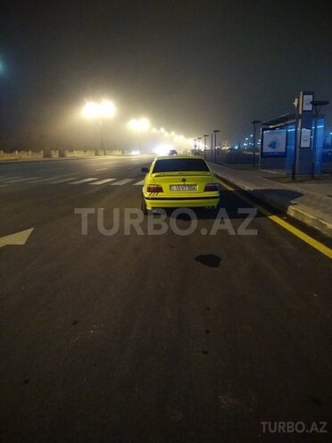 BMW 320 1993, 984,566 km - 0.2 l - Quba