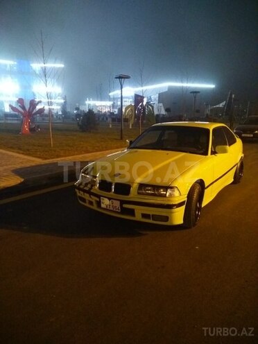 BMW 320 1993, 984,566 km - 0.2 l - Quba