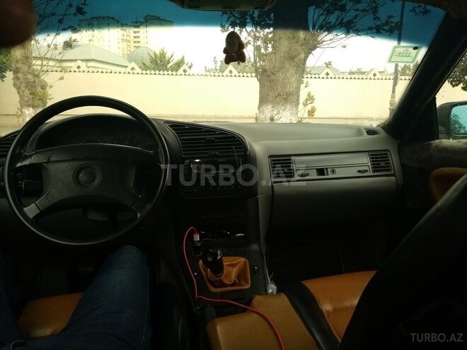 BMW 320 1993, 984,566 km - 0.2 l - Quba