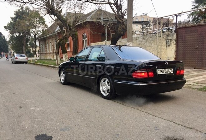Mercedes E 240 2000, 258,000 km - 2.6 л - Lənkəran