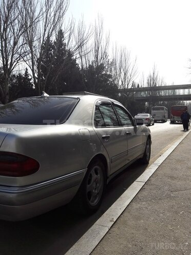 Mercedes E 280 1999, 330,000 km - 2.8 l - Bakı
