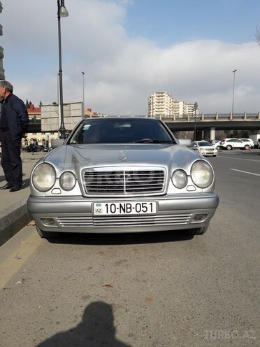 Mercedes E 280 1999, 330,000 km - 2.8 l - Bakı