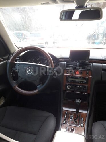 Mercedes E 280 1999, 330,000 km - 2.8 l - Bakı