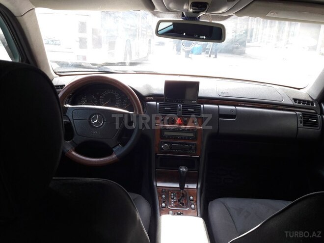 Mercedes E 280 1999, 330,000 km - 2.8 l - Bakı
