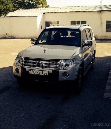 Mitsubishi Pajero 2009, 125,000 km - 3.0 l - Bakı