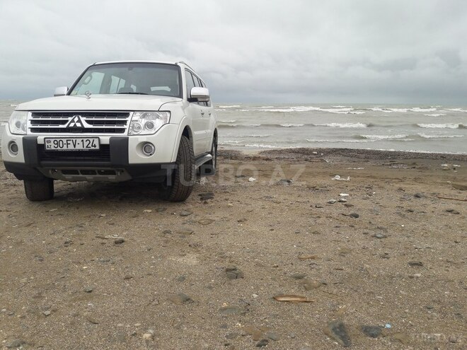 Mitsubishi Pajero 2009, 125,000 km - 3.0 l - Bakı