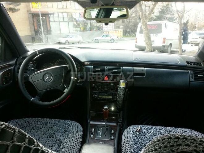Mercedes E 240 1996, 287,000 km - 2.3 l - Bakı