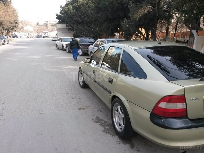 Opel Vectra 1996, 315,000 km - 1.8 л - Bakı