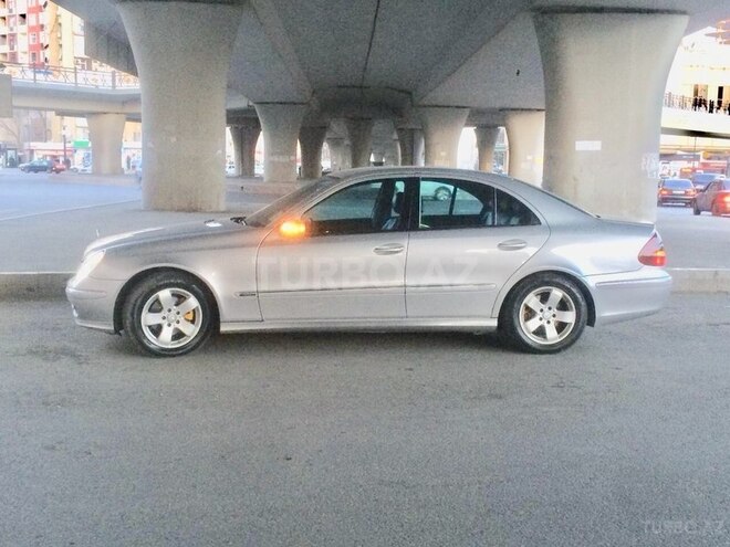Mercedes E 220 2003, 243,073 km - 2.2 l - Bakı