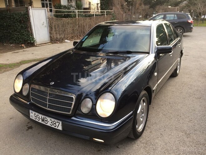 Mercedes E 230 1995, 290,000 km - 2.3 л - Bakı
