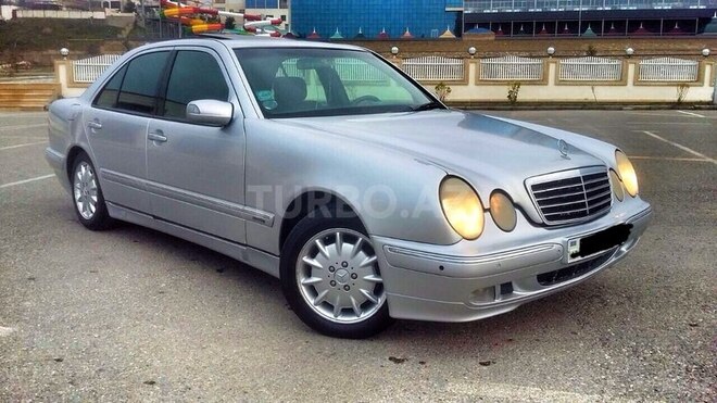 Mercedes E 220 2000, 319,456 km - 2.2 l - Xırdalan