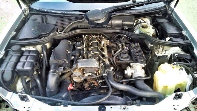 Mercedes E 220 2000, 319,456 km - 2.2 l - Xırdalan