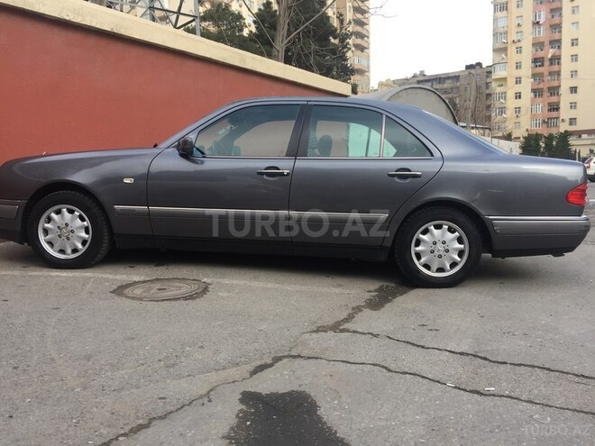 Mercedes E 230 1997, 250,000 km - 2.3 l - Bakı