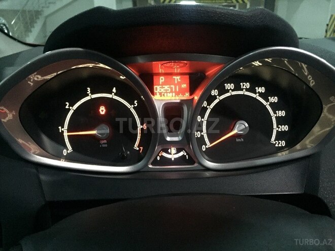 Ford Fiesta 2011, 63,000 km - 1.4 l - Bakı
