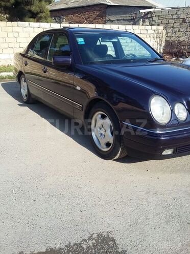 Mercedes E 240 1998, 2,900 km - 0.3 l - Gəncə