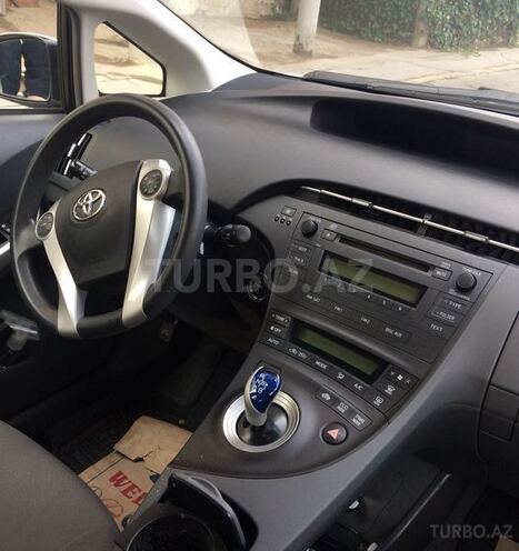 Toyota Prius 2011, 136,000 km - 1.8 l - Bakı