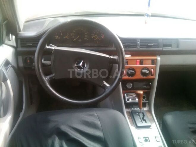 Mercedes E 300 1989, 311,111 km - 0.3 l - Biləsuvar