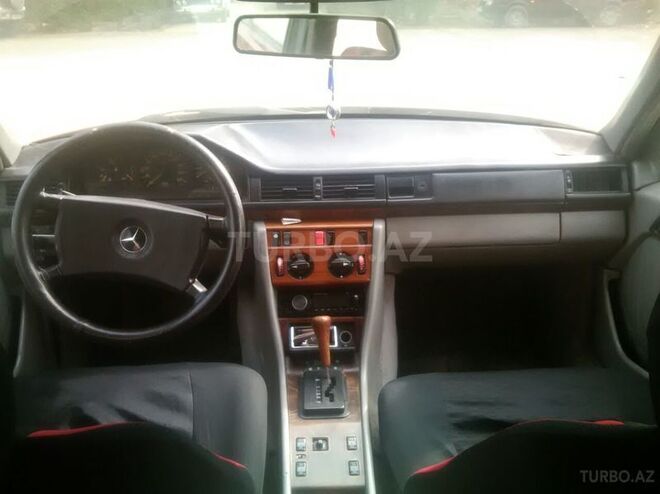 Mercedes E 300 1989, 311,111 km - 0.3 l - Biləsuvar