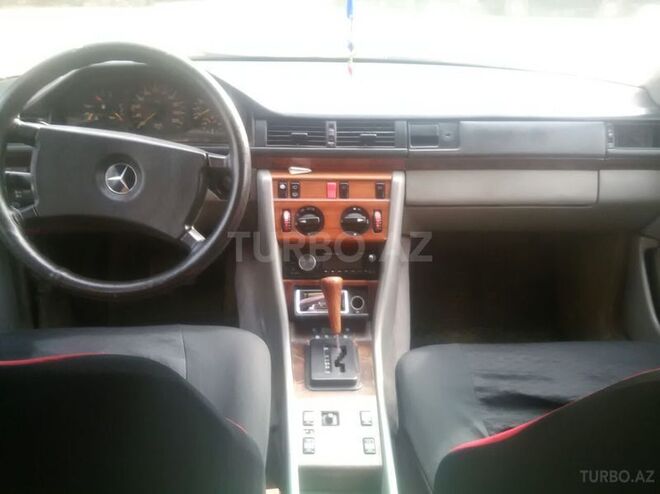Mercedes E 300 1989, 311,111 km - 0.3 l - Biləsuvar