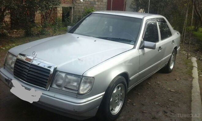 Mercedes E 300 1987, 218,000 km - 3.0 l - Bakı