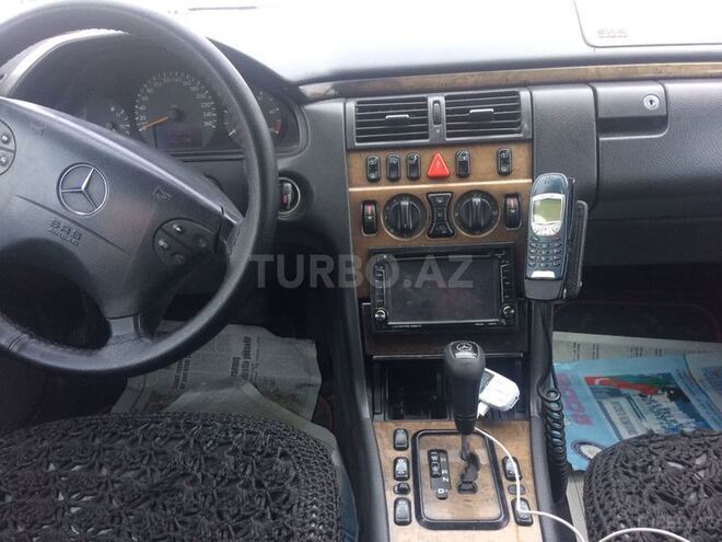 Mercedes E 270 2000, 285,000 km - 2.7 l - Bakı