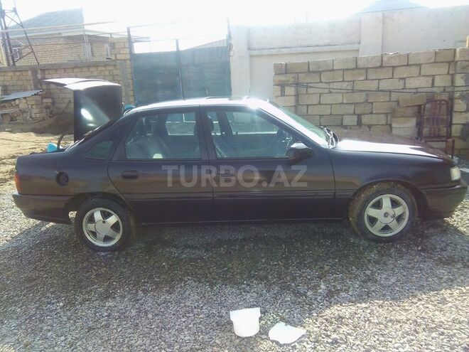 Opel Vectra 1992, 200,000 km - 1.6 l - Bakı
