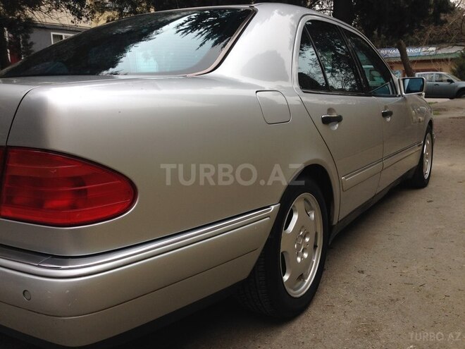 Mercedes E 240 1998, 257,000 km - 2.4 l - Bakı