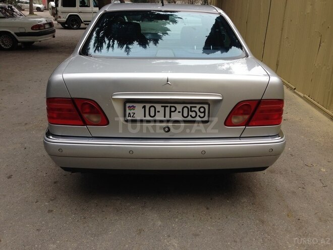 Mercedes E 240 1998, 257,000 km - 2.4 l - Bakı
