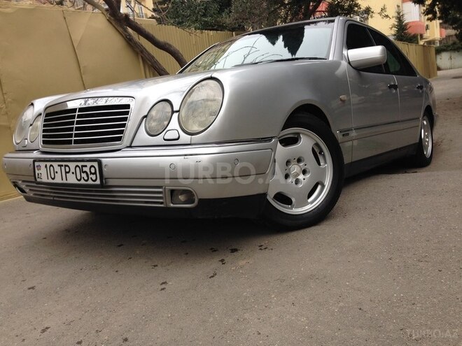 Mercedes E 240 1998, 257,000 km - 2.4 l - Bakı