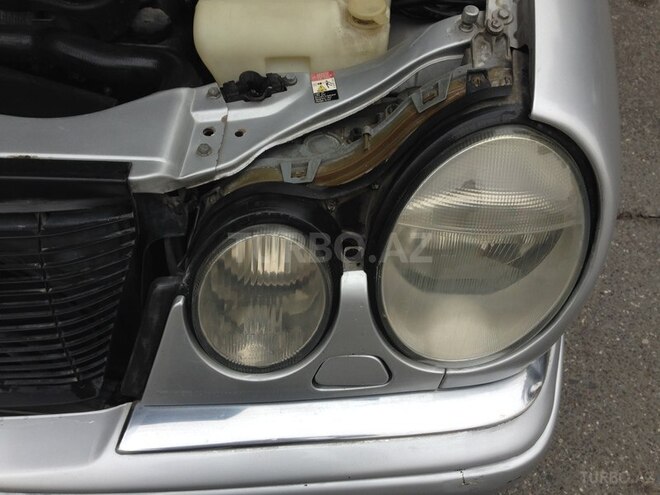 Mercedes E 240 1998, 257,000 km - 2.4 l - Bakı