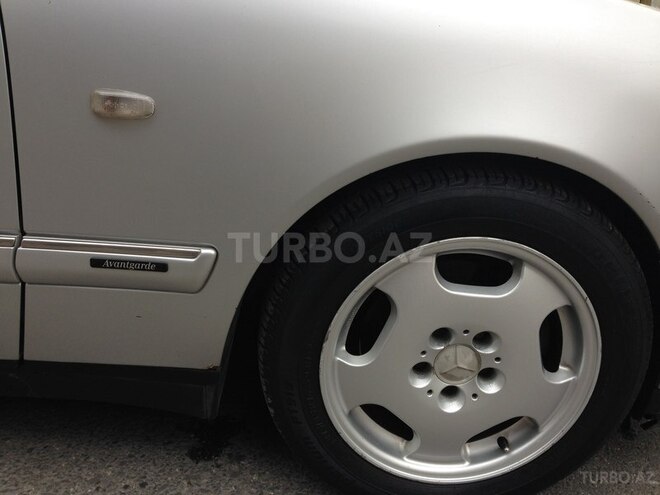Mercedes E 240 1998, 257,000 km - 2.4 l - Bakı