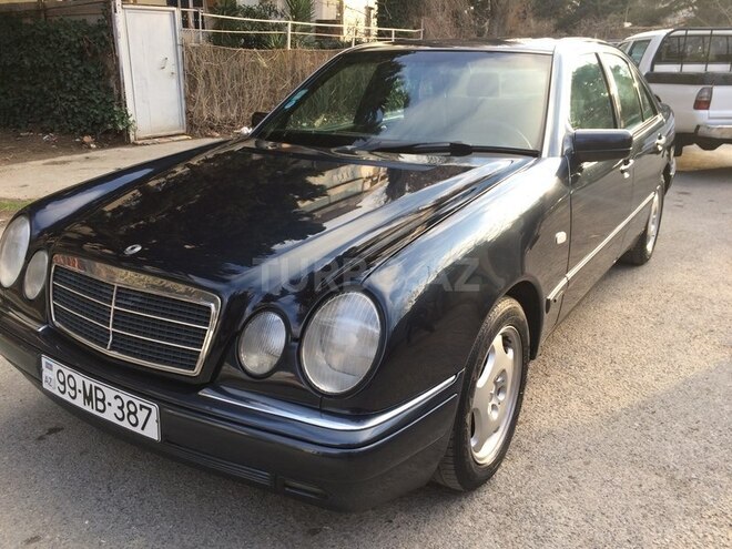 Mercedes E 230 1996, 290,000 km - 2.3 л - Bakı