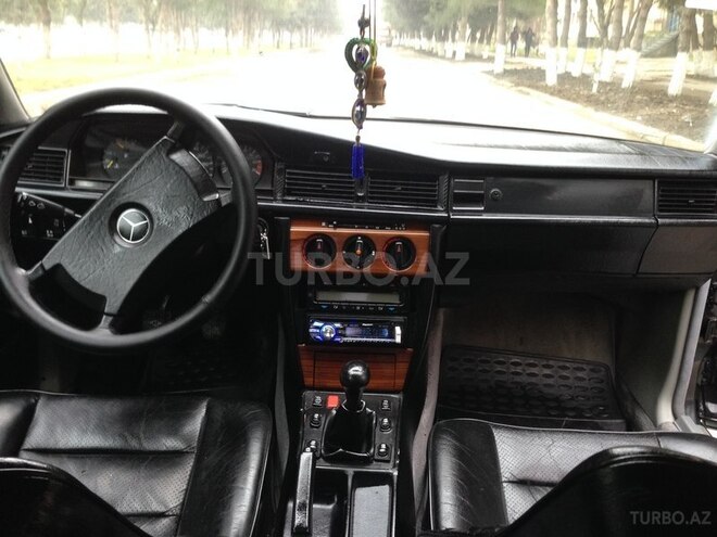 Mercedes 190 1990, 241,000 km - 2.0 l - Sumqayıt